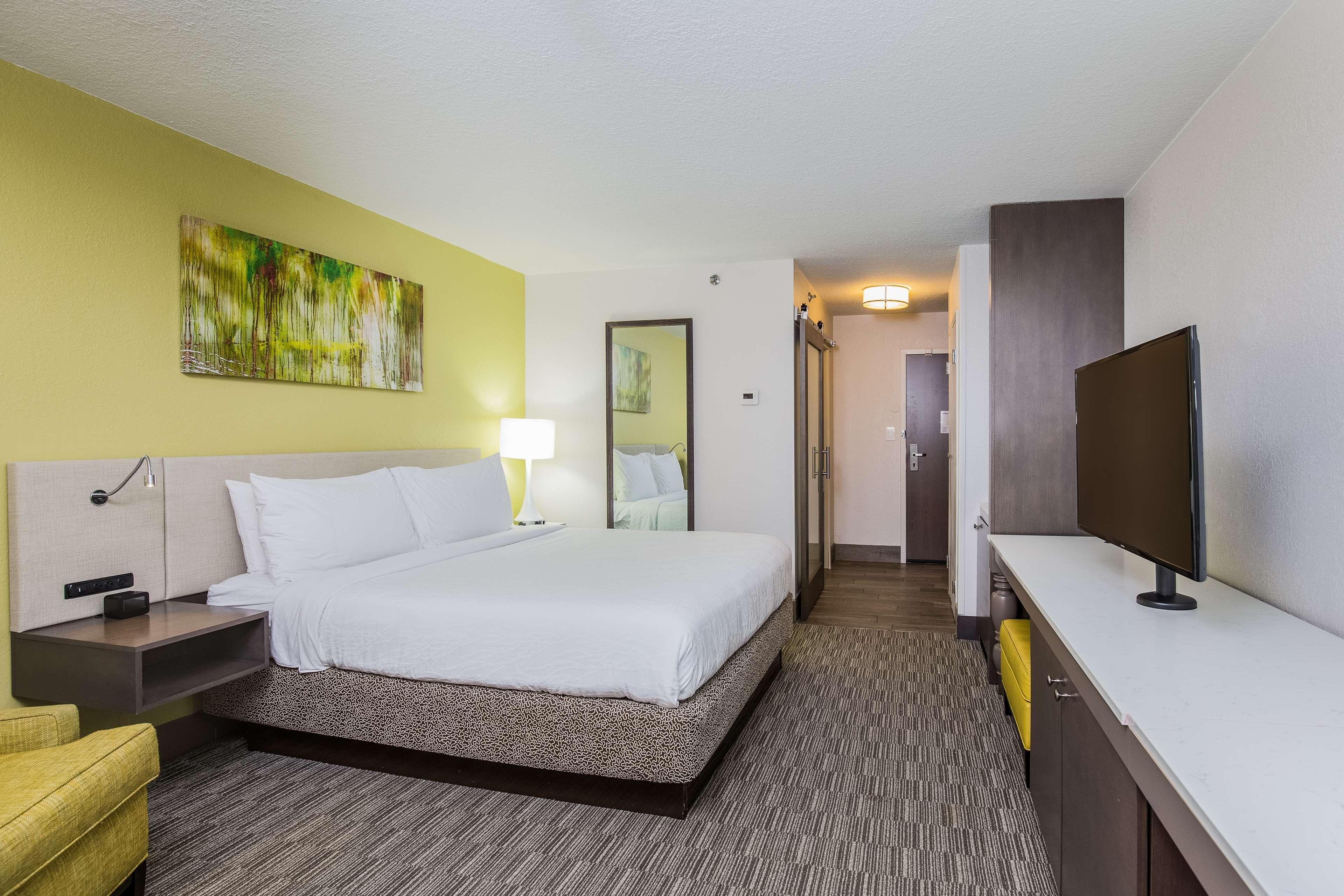 Hilton Garden Orange 3*